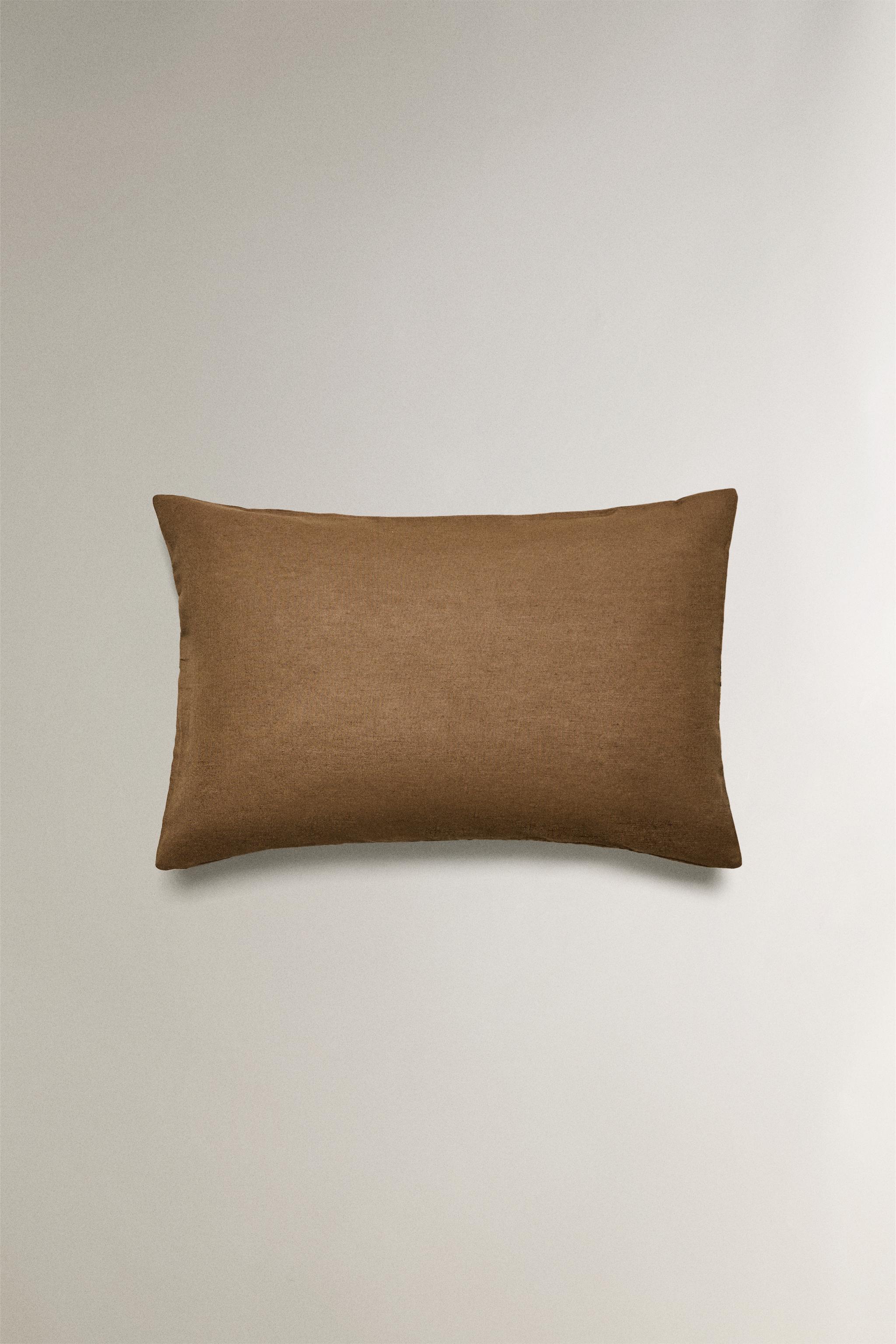 HOUSSE DE COUSSIN BRODÉE